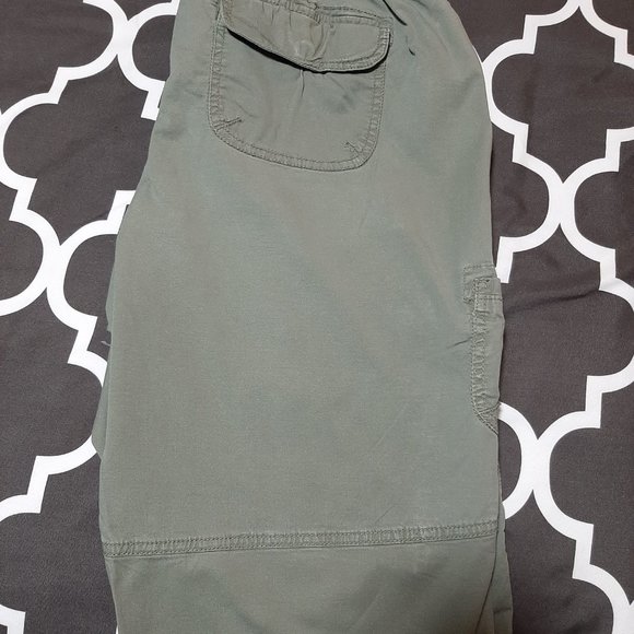 💜3/$15💜Khaki maternity Shorts - Picture 3 of 3